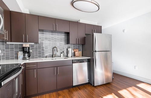 West Bellevue Apartment | Delightful Bellevue 1BR w/Coffee Bar, nr Transport, by Blueground