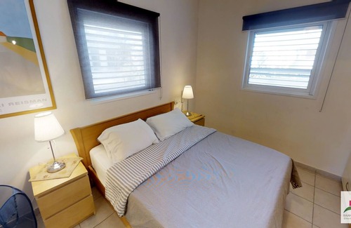 Ra'ananna Apartment | Deluxe 2 bedrooms with sun balcony - Haprachim St