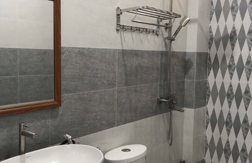 Old Quarter Hotel | Deluxe Double Room - New Wave Homestay