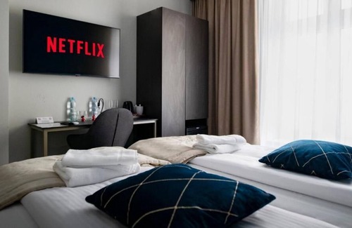 Wesoła Zachod Apartment | Deluxe Double Room Twin 2