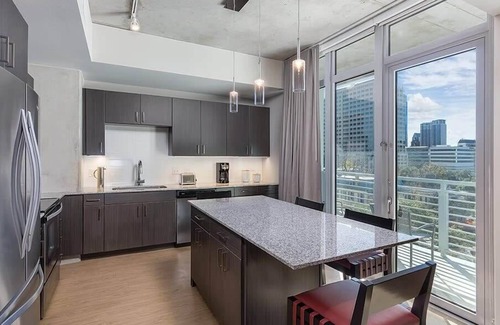 Civic District Condo | Deluxe Modern Studio in the Heart of Austin