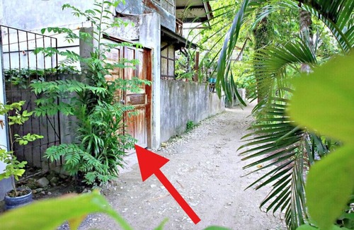 Catangnan Apartment | Deluxe Queen Suite