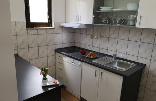 Kastel Novi Apartment | DELUXE Studio with POOL, near beach, ideally located between SPLIT & TROGIR!