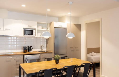 Hostafrancs Apartment | DELUXE THREE BEDROOM APARTMENT