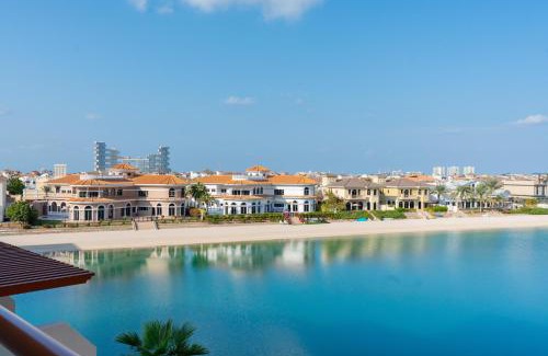 Palm Jumeirah Apartment | Deluxe Waterfront Unit in Heart Of Dubai Palm Jumeirah