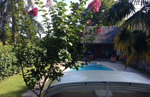 Viviers-du-Lac Bed & Breakfast | Demeure d'hôtes Les Irisynes