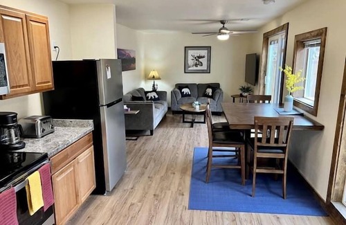 Healy House | Denali 2 King bedrooms each with private bath, dec