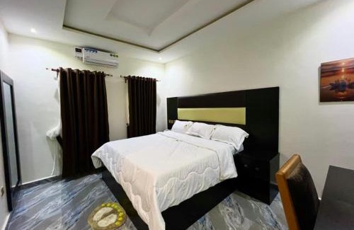 Port Harcourt Hotel | Dench Hotel and Suite