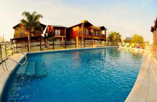 Miramar Apartment | Descansa en Nueva Andalucía- Departamento con pileta y quincho en Miramar