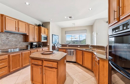 Mirabel Village House | Desert Mirage Retreat | Luxe Pool, Hot Tub, Views & Chic Comfort