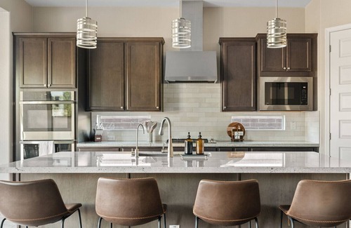 Sossaman Estates House | Desert Pearl Retreat w/Award-Winning Luxurious Design, Hot Tub, Pool, Seamless Indoor/Outdoor Living in Phoenix, AZ
