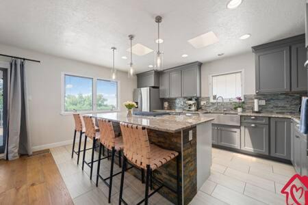 Cibola Addition House | Desert Skyline Getaway - An Irvie Home