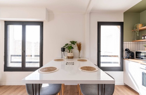 Cergy Apartment | ★ Designer apartment ★ Balcony ★ Private parking