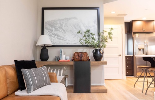 Village of La Jolla House | Designer home in La Jolla w/private garage, 360 roof deck view, heat/air