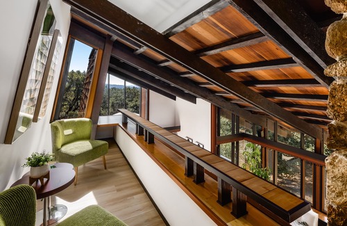 Santa Rosa House | Designer Mid-Century Modern Retreat