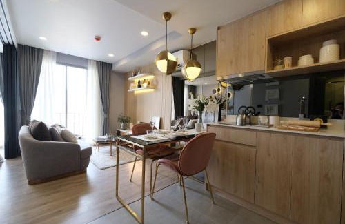 Bangkok Central Business District Apartment | Designer Posh Sleeps 4 Asoke Terminal 21 Grand Palace MRT Convience