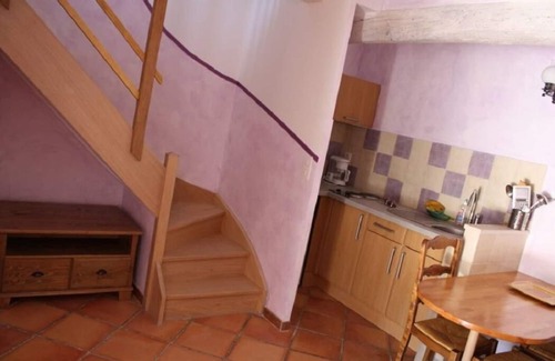 Signes Apartment | Detached 2-bedroom apartment in charming building, swimming pool and terrace