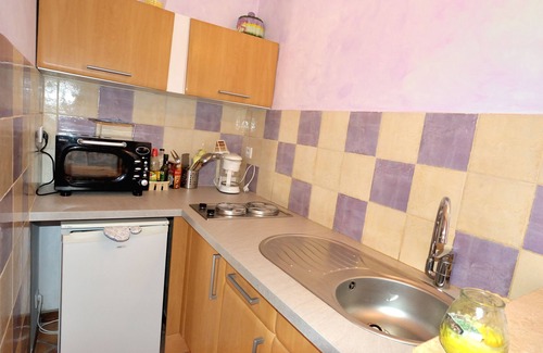 Signes Apartment | Detached 2-bedroom apartment in charming building, swimming pool and terrace