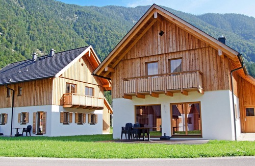 Obertraun Ski Chalet | Detached chalet for 8 people, with 4 bedrooms