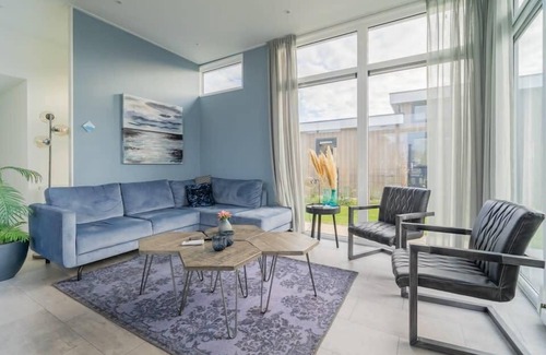 Linden House | Detached chalet with three bedrooms, one bathroom and a dishwasher