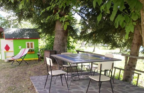 Bagnore Villa | Detached house with large garden