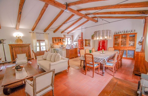 Collicello House | Detached house with private pool, ping pong/table football, soccer field