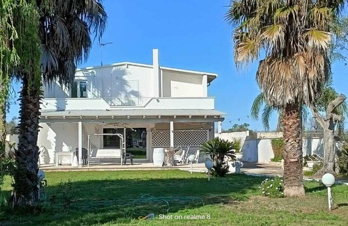 Leverano Apartment | Detached villa with pool 11x5