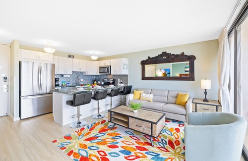 Waikiki Condo | Diamond Head Dreams Beach Condo with Ocean View!