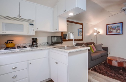 Village of La Jolla Apartment | Diamond in the Village - a/c, parking and walk to shops and restaurants