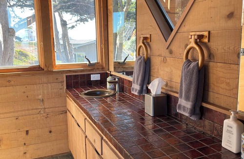 Dillon Beach House | Dillon Beach Nirvana 3 BR House with panoramic ocean views and hot tub