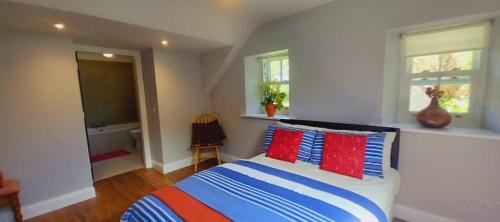 Ventry Apartment | Dingle Woodland Cottage