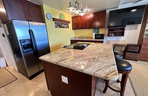 Haleiwa Condo | DIRECT SANDY BEACHFRONT just steps away fr the patio.Ground Fl.condo 1bed2ba2pkg