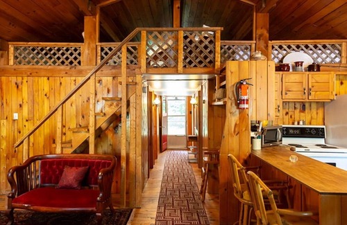 Papineau-Cameron Cottage | Directeur Cottage