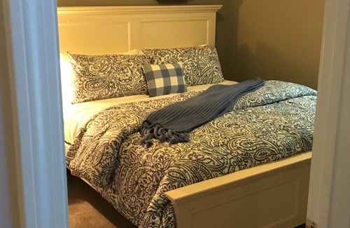 Hull Condo | Directly on the beach! Fully renovated and all amenitities