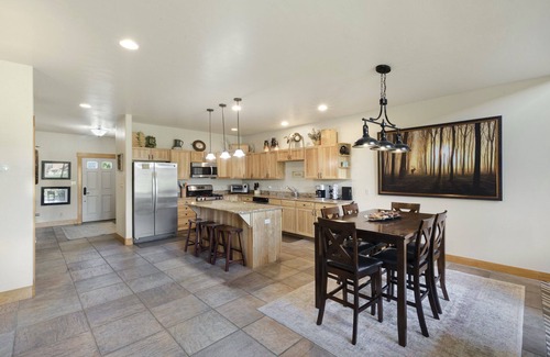 South Fork House | Discount Golf Privileges - Overlooks 9th Green - 20 Mins to Wolf Creek Ski