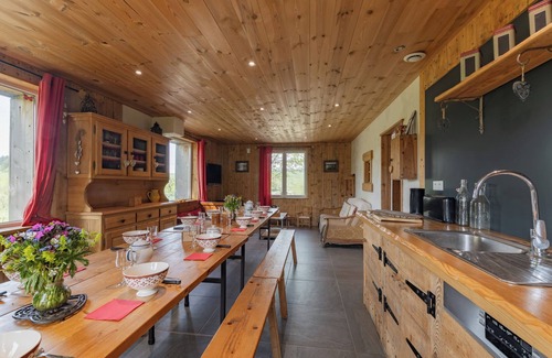 Les Estables Ski Chalet | Discover Gîte Le Pradel in Les Establesn