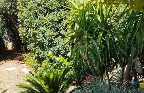 Roujan Villa | Divine Roujan Sunny Lodge. Piscine Privée, Climatisation, Wifi, Jardin, 6 Person