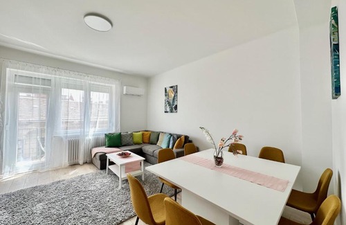 Erzsebetvaros Apartment | Dob House II 2bdrm II 2bthrm