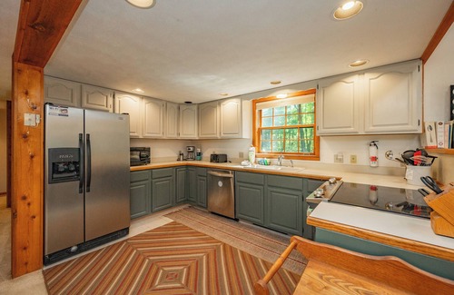 Paradise Point House | Dog Friendly Chalet Near Deep Creek w/Dock Slip