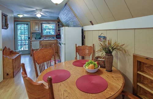 Wellington Cottage | Dog-Friendly Home Rental ~ 5 Mi to Cave Run Lake!