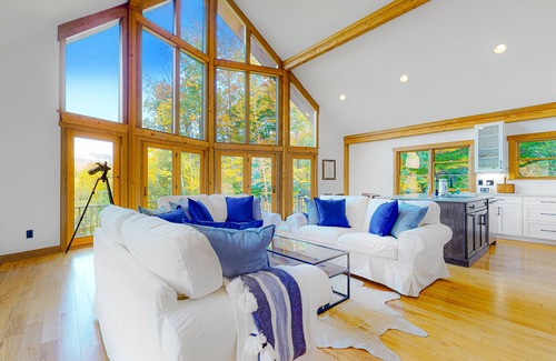 Jackson House | Dog-friendly home with Mt. Washington view, firepit, WiFi, & deck