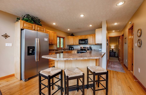 Paradise Point House | Dog Friendly Mountain Chalet w/Fireplaces & Hot Tub