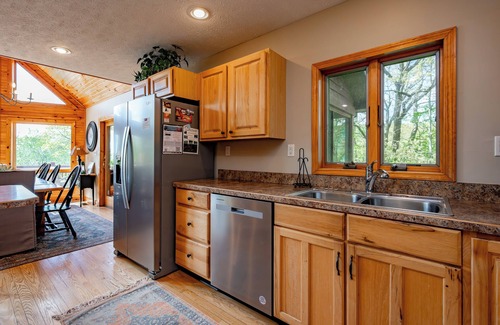 Paradise Point House | Dog Friendly Mountain Chalet w/Fireplaces & Hot Tub