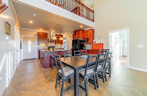 Gold Beach House | Dog-friendly ocean view home with WiFi, remote work spaces, and washer/dryer