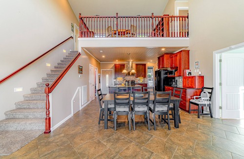 Gold Beach House | Dog-friendly ocean view home with WiFi, remote work spaces, and washer/dryer