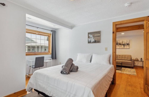 Campton Apartment | Dog Friendly! Simple And Cozy Apartment Just Mins To Loon Mountain And Waterville Valley 1 Bedroom Apts by Redawning