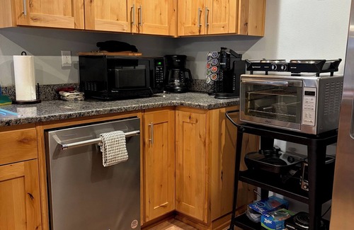 Brightwood House | Dog Friendly! Hot Tub~Game Room~Fire Pit~3BR, 2BA~High Speed WIFI~8 Guests Max