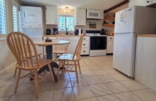 Westport House | Dog/Kid Friendly-Fenced Yard-Fire Pit-Walk to Beach-Private Setting-Wifi-Updated