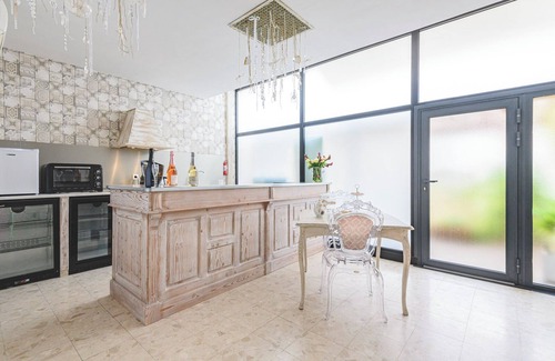 Epernay Apartment | Dolce Vita downtown in a quiet street for sipping champagne