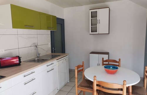 Dole Apartment | Dole le Comté furnished rental 70 m² wifi parking terrace patio near center